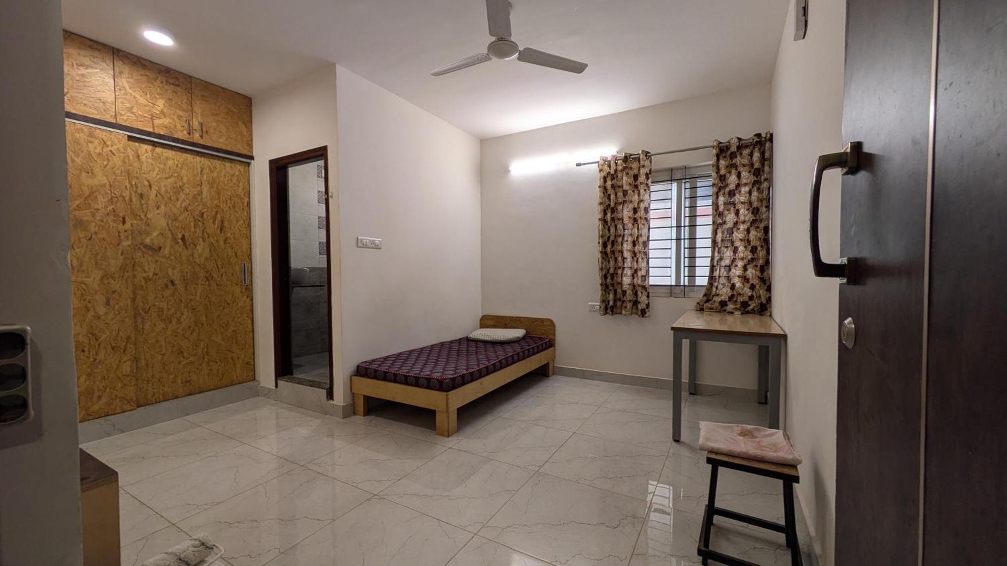 Hostel Ashraya Bangalore Exterior foto